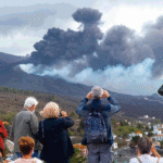 “Meios de comunicaçom, patronal turística e instituiçons dérom um caráter de espetáculo à erupçom vulcânica”
