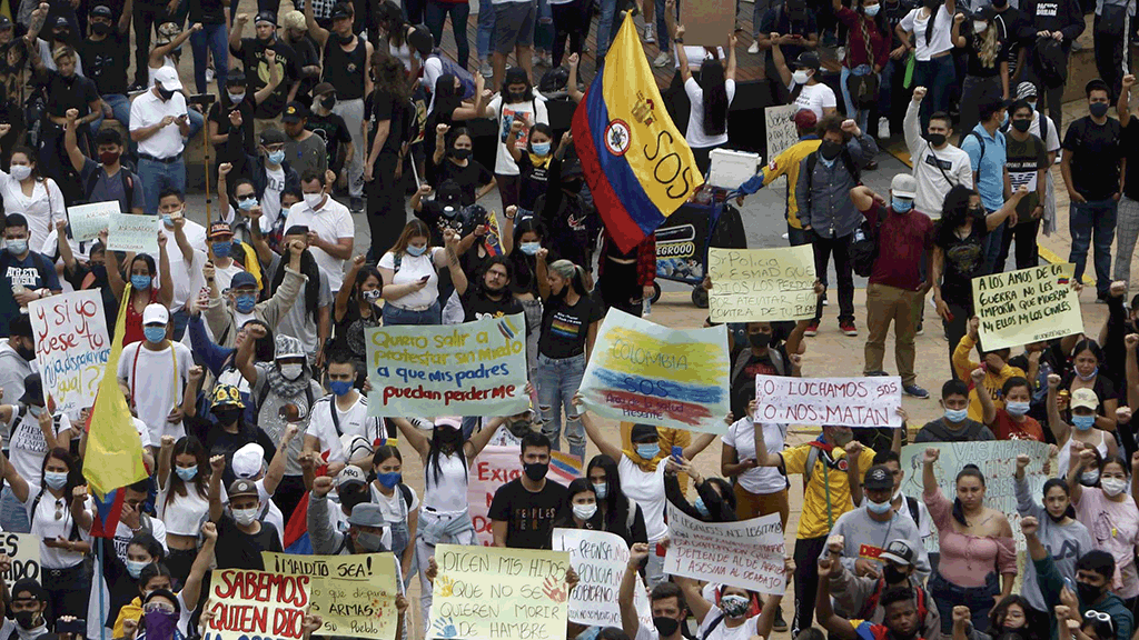 Manifestaçons durante a greve geral em Bogotá em Maio de 2021.